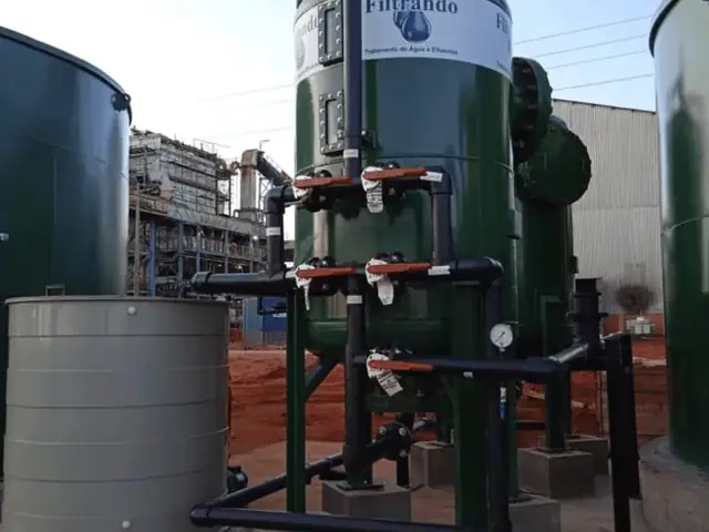 Sistema de abrandamento automático da Filtrando para remover a dureza da água de reposição