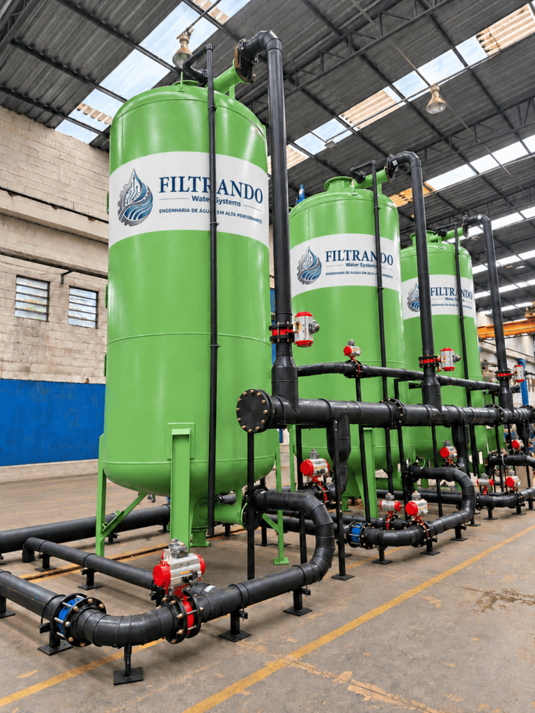 Sistema industrial de polimento de água por Leito Misto Mixed Bed 500 m³/h desenvolvido pela Filtrando Engenharia para refinaria